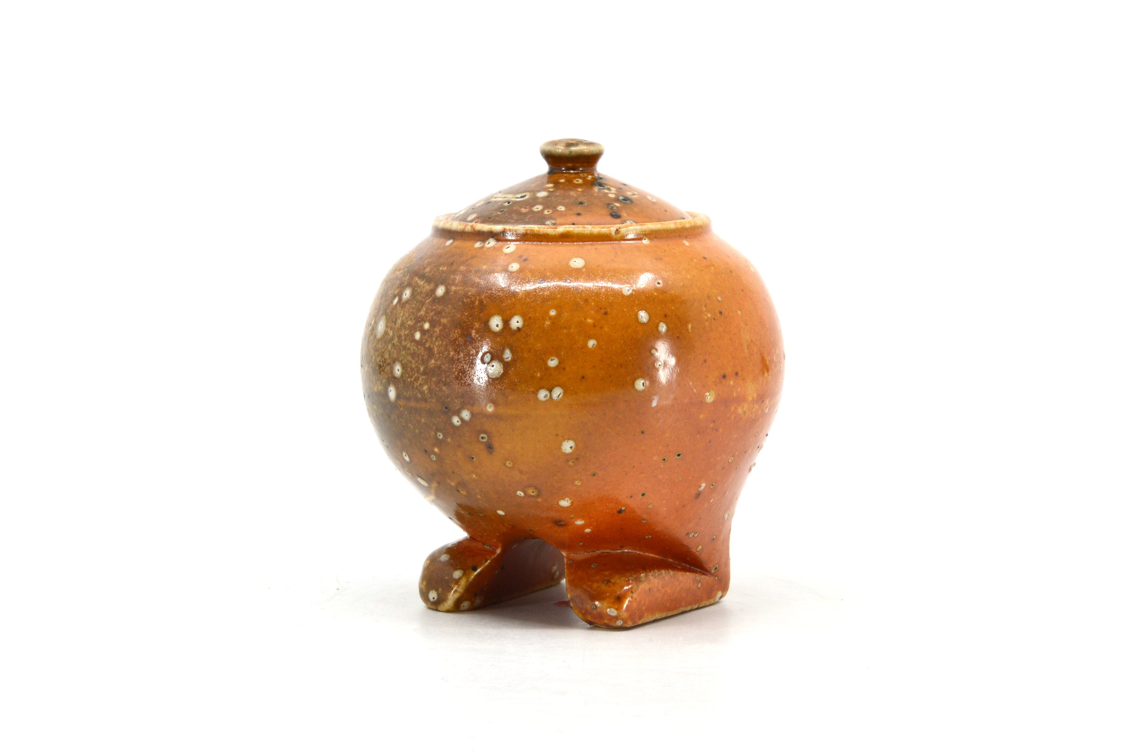 Two-footed spice jar 020